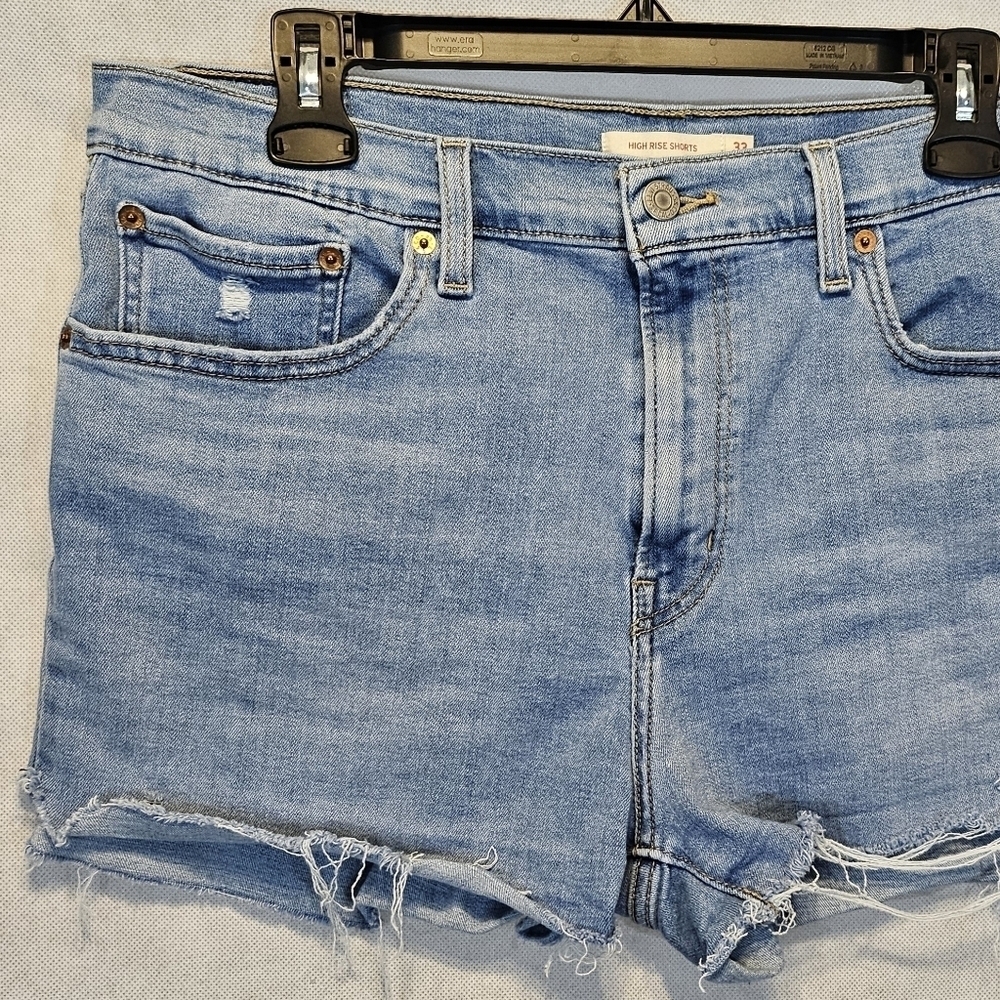 Levi Strauss Red Label Distressed  High Rise Denim Shorts Raw Hem Size 33 - Picture 2 of 8